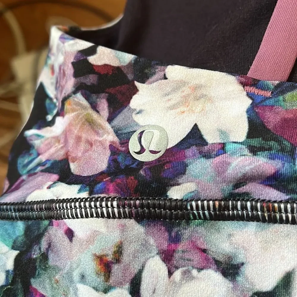 Lululemon Floral Energy Bra Top in Purple sz. XXS